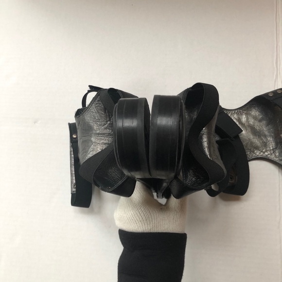 STUART WEITZMAN High top Elastic Band Sandals - Picture 8 of 10